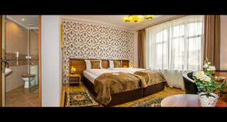 Отель Hotel Bulevard Sighisoara Сигишоара Стандартный двухместный номер с 1 кроватью или 2 отдельными кроватями-1